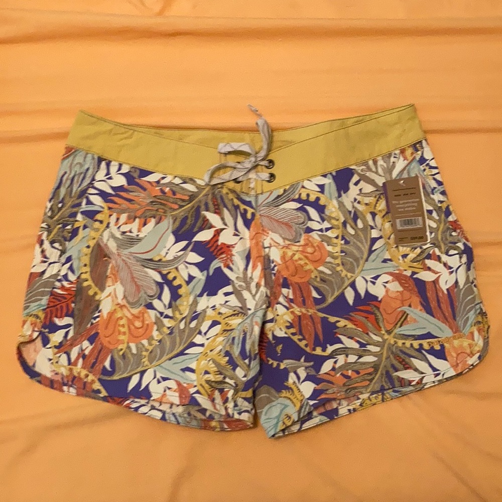 NWT Patagonia Women’s Wavefarer Board Short